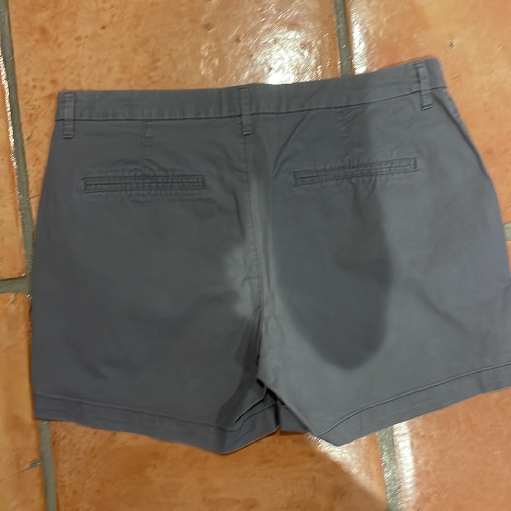 Old navy gray everyday short - Picture 4 of 4